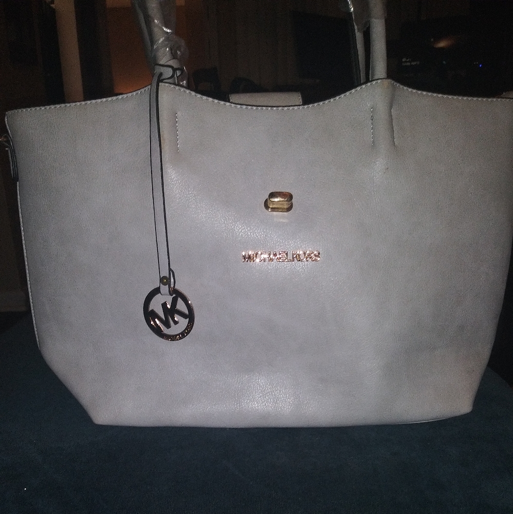 Micheal kors purse